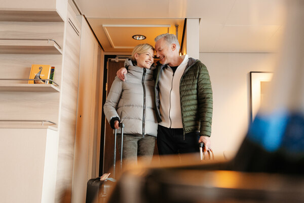 HX Hurtigruten Expeditions MS Fridtjof Nansen Expedition Suite XL Suite Lifestyle 1 ©Tuan Lam Atomic Pixel.jpg
